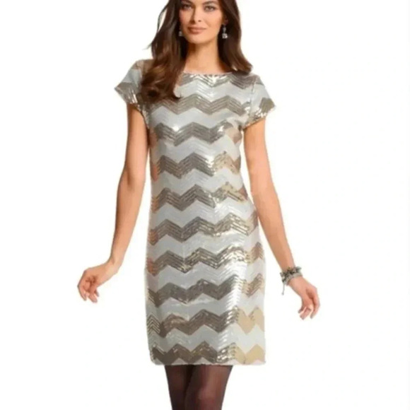 White House Black Market WHBM Mini Dress Sequin Sparkle Chevron Gold White XS - Picture 12 of 12